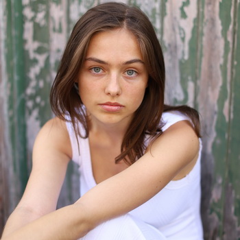 Annabel Wolfe Biography